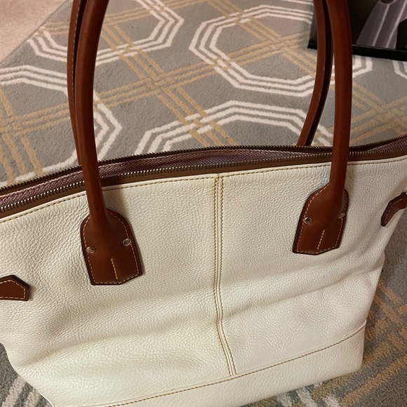 Dooney & Bourke - Picture 3 of 5